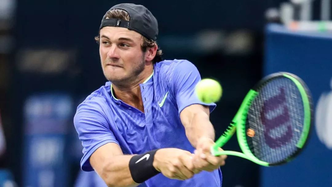 虽然在面对 虽然在面对