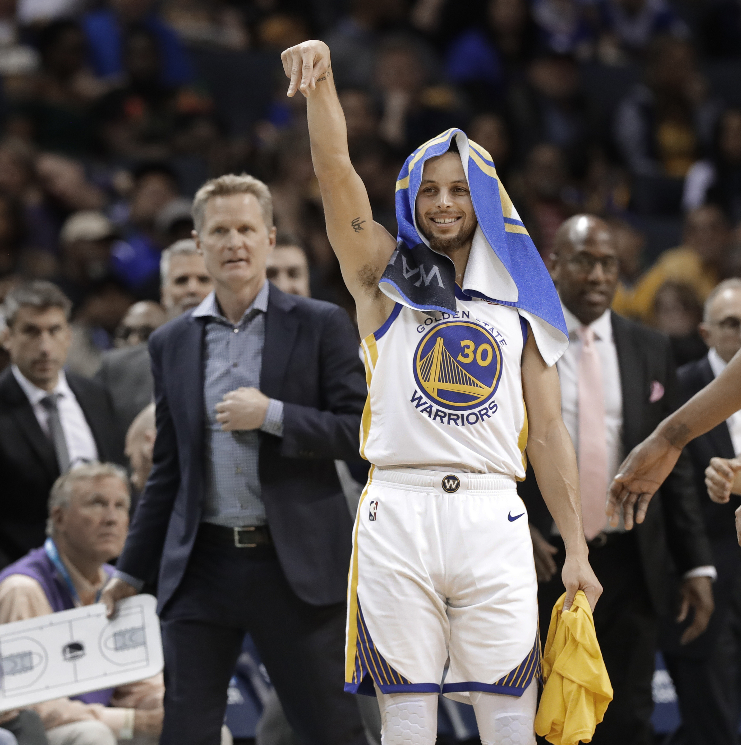 灰熊内缩 灰熊内缩