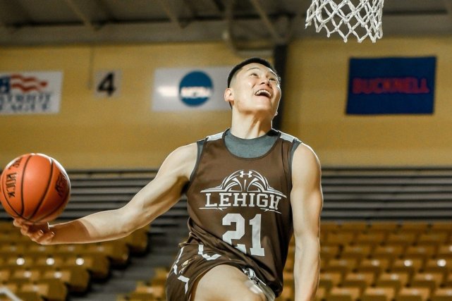 拥抱胜利 拥抱胜利